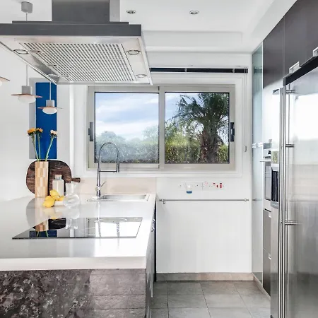 Sanders Governor's House - Charming 3-bedroom With Sea View Villa *