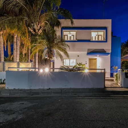 Sanders Governor's House - Charming 3-bedroom With Sea View Villa
